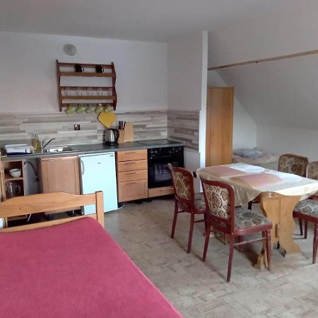 Апартаменты Apartman Полице-над-Метуйи Экстерьер фото